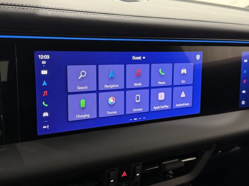Certified 2025 Porsche Macan 4S Electric AWD/4WD image 39