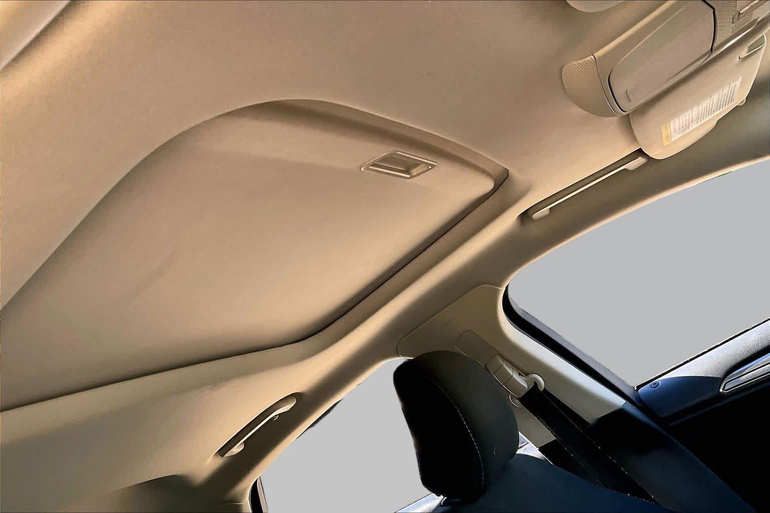 Used 2020 Ford Fusion SE FWD image 14