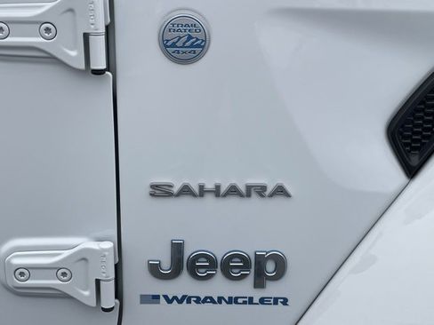 Used 2024 Jeep Wrangler Unlimited Sahara w/ Safety Group image 25