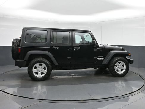 Used 2017 Jeep Wrangler Unlimited Sport w/ Quick Order Package 24S AWD/4WD image 8