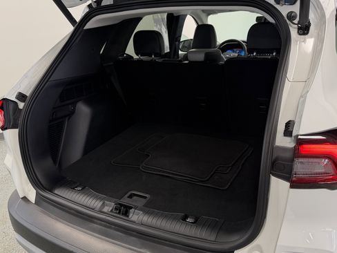 Used 2023 Ford Escape Platinum image 27