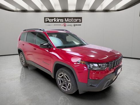 New 2026 Jeep Cherokee Laredo image 7