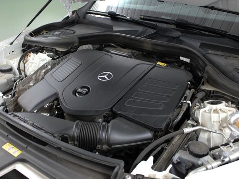 Used 2025 Mercedes-Benz GLC 300 image 41