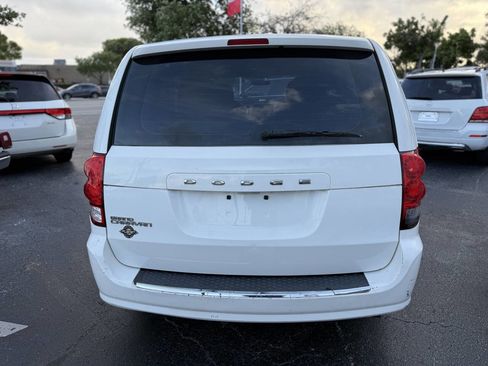 Used 2013 Dodge Grand Caravan American Value Package image 5