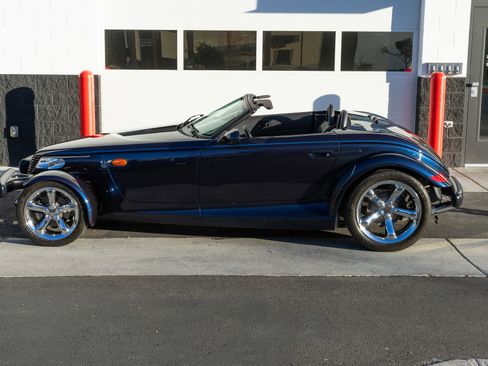 Used 2001 Chrysler Prowler image 39
