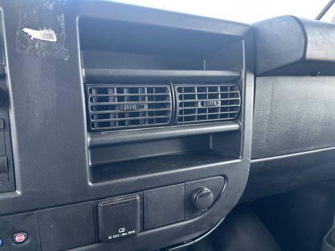 Used 2019 Chevrolet Express 3500 w/ Driver Convenience Package RWD image 17