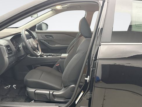 Used 2023 Nissan Rogue S AWD/4WD image 11