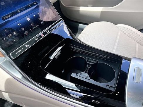 Certified 2025 Mercedes-Benz C 300 Sedan image 7