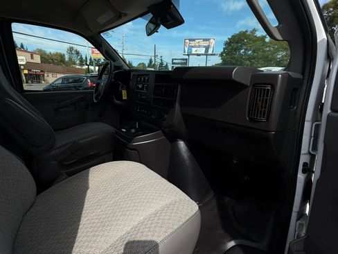 Used 2019 Chevrolet Express 2500 RWD image 25