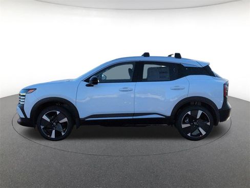 New 2026 Nissan Kicks SR image 8