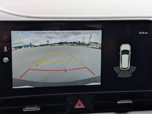 Used 2025 Kia Sportage EX FWD image 19