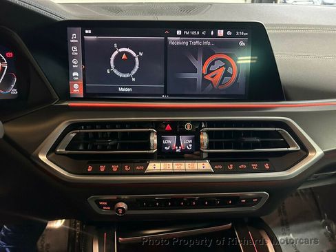 Used 2022 BMW X6 xDrive40i AWD/4WD image 16