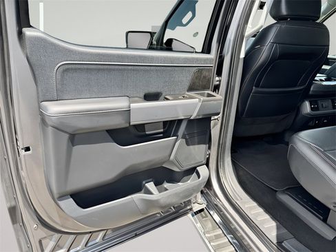 Used 2022 Ford F150 Lariat w/ Trailer Tow Package image 35