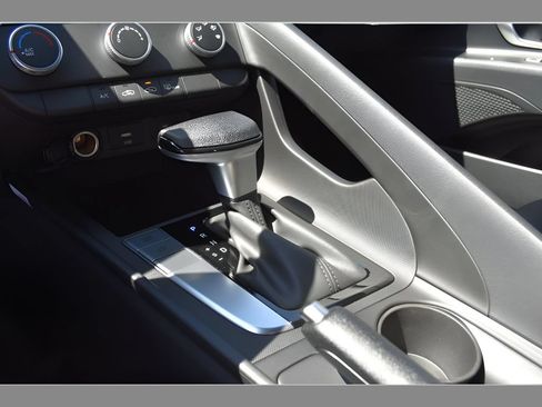 New 2026 Hyundai Elantra SE FWD image 22