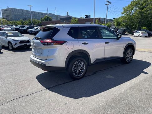 Used 2024 Nissan Rogue S AWD/4WD image 8