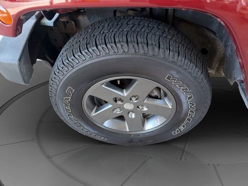 Used 2010 Jeep Wrangler Unlimited Sahara w/ Dual Top Group AWD/4WD image 23