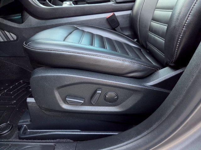 Used 2022 Ford Edge SEL w/ Convenience Package AWD/4WD image 11