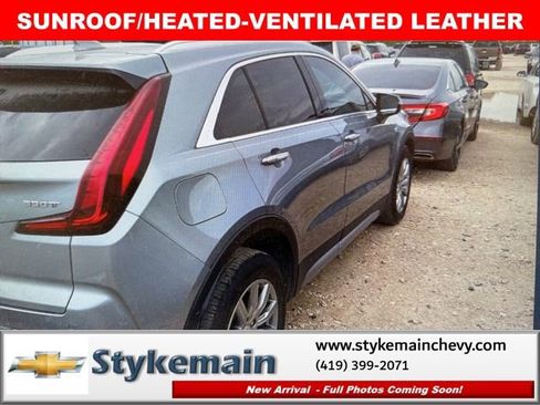 Used 2023 Cadillac XT4 Premium Luxury w/ Enhanced Visibility Package image 18