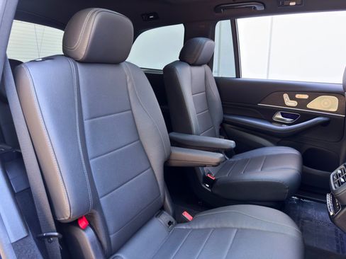 Used 2021 Mercedes-Benz GLS 450 4MATIC image 48