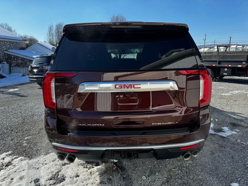 Used 2022 GMC Yukon XL Denali w/ Advanced Technology Package AWD/4WD image 6