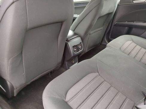 Used 2020 Ford Fusion SE FWD image 18