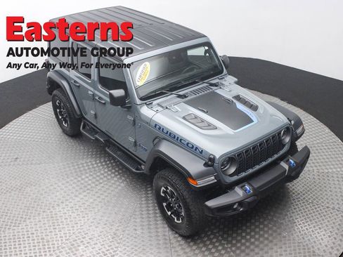 Used 2024 Jeep Wrangler Unlimited Rubicon 4xe AWD/4WD image 3