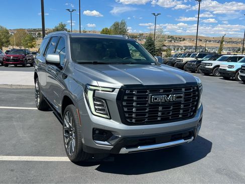 Used 2025 GMC Yukon Denali Ultimate AWD/4WD image 4