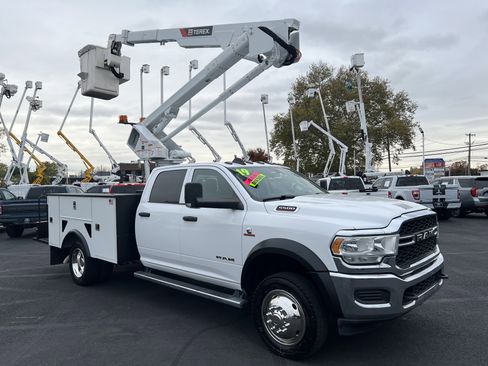 Used 2019 RAM 5500 Tradesman w/ Chrome Appearance Group image 2