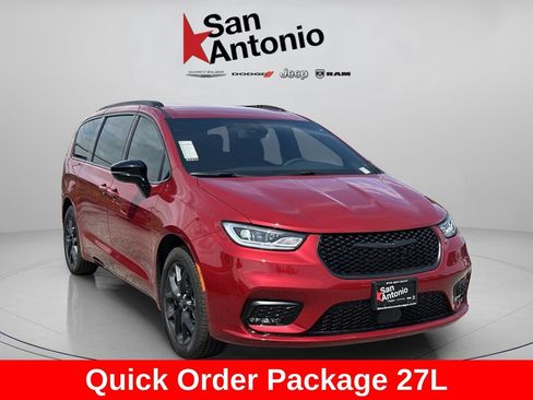 New 2026 Chrysler Pacifica Select w/ S Appearance Package FWD image 2