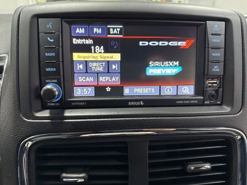 Used 2019 Dodge Grand Caravan SXT FWD image 18