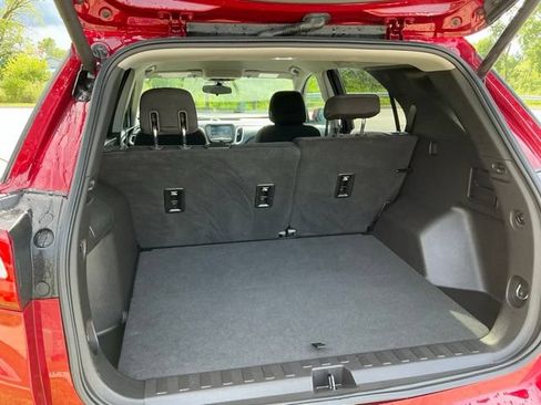 Used 2018 Chevrolet Equinox LT FWD image 11