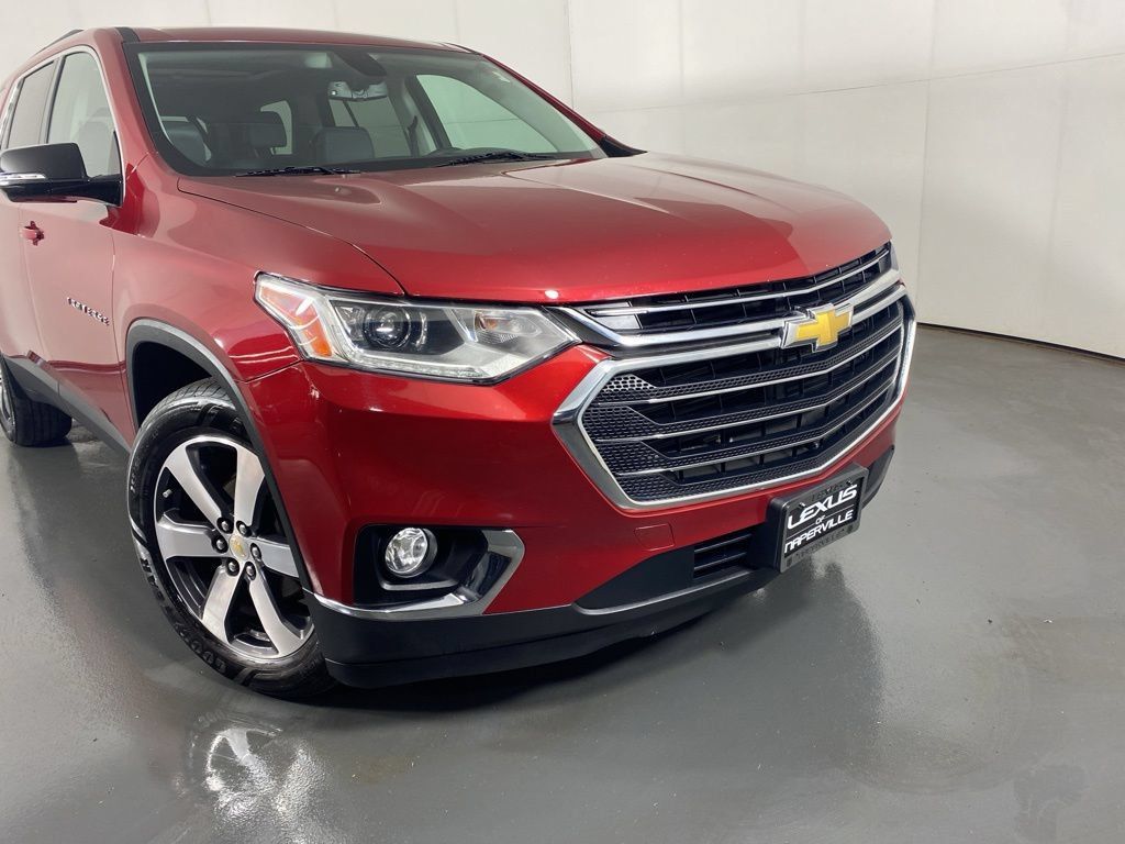 Used 2019 Chevrolet Traverse LT w/ LT Premium Package FWD image 3