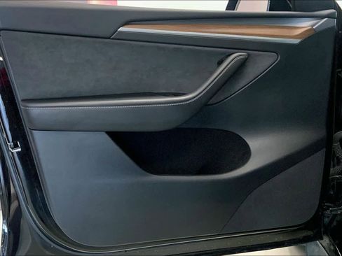 Used 2024 Tesla Model Y Long Range image 25