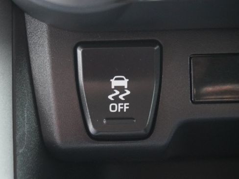 Used 2021 Toyota RAV4 LE FWD image 21