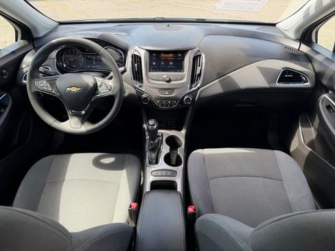 Used 2019 Chevrolet Cruze LT w/ Convenience Package FWD image 21