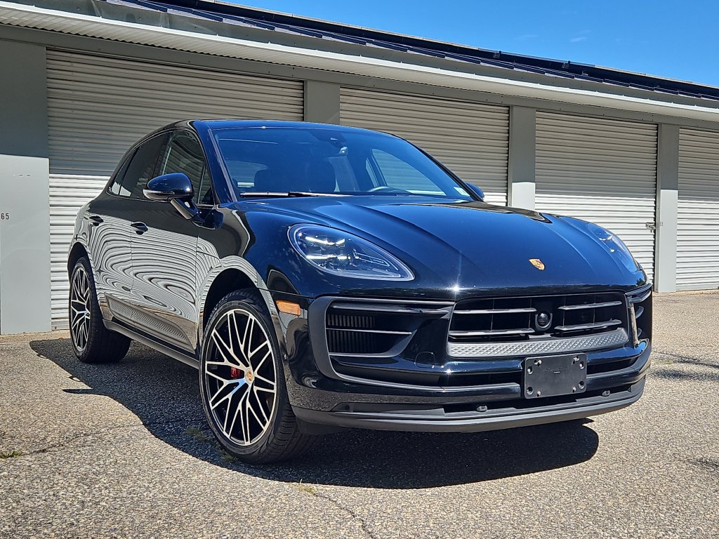 Certified 2024 Porsche Macan S AWD/4WD image 9
