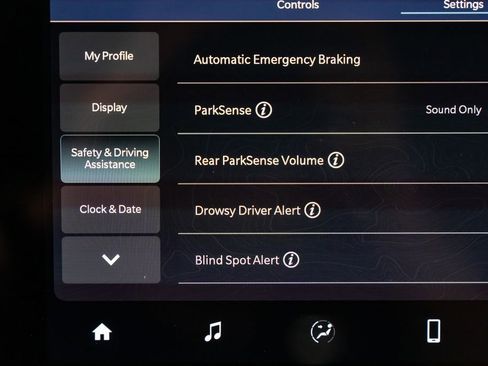 New 2026 Jeep Compass Limited image 18