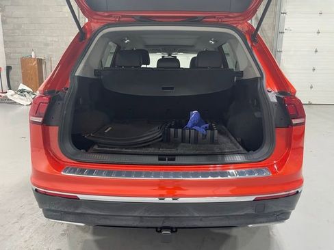 Used 2018 Volkswagen Tiguan SE AWD/4WD image 18