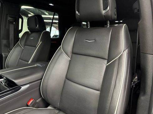 Used 2025 Cadillac Escalade Sport w/ Touring Package AWD/4WD image 19
