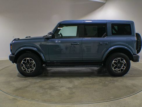 Used 2025 Ford Bronco Outer Banks AWD/4WD image 3