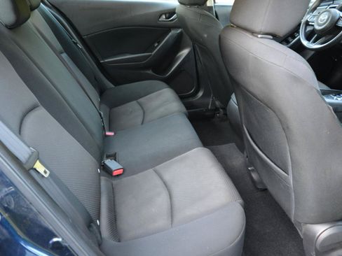 Used 2017 MAZDA MAZDA3 Sport FWD image 17
