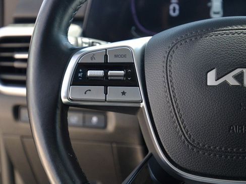 Used 2023 Kia Telluride AWD image 19
