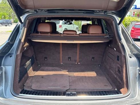 Used 2021 Porsche Cayenne GTS image 9