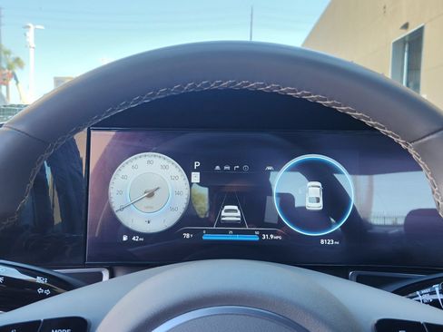 Used 2025 Hyundai Elantra SEL FWD image 18