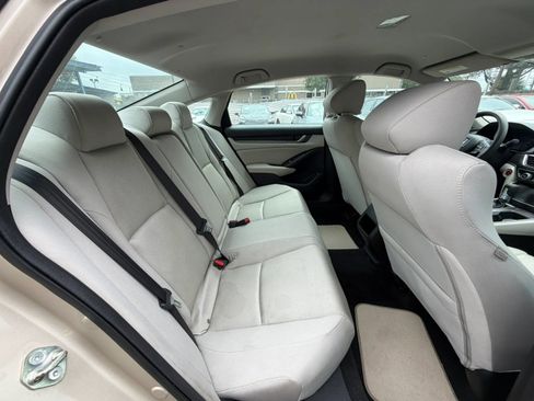 Used 2018 Honda Accord LX image 9