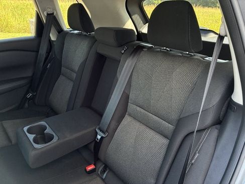 Used 2024 Nissan Rogue SV FWD image 19