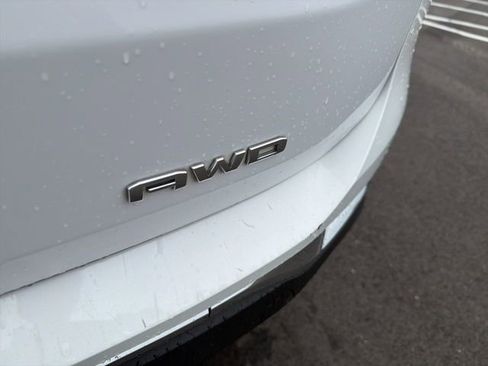 Used 2022 GMC Terrain SLT image 9