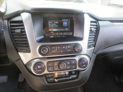 Used 2017 Chevrolet Suburban 2WD image 17