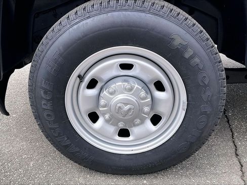 Used 2024 RAM 2500 Tradesman w/ Convenience Group AWD/4WD image 7