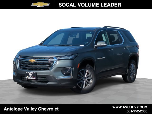 Certified 2023 Chevrolet Traverse LT FWD image 1